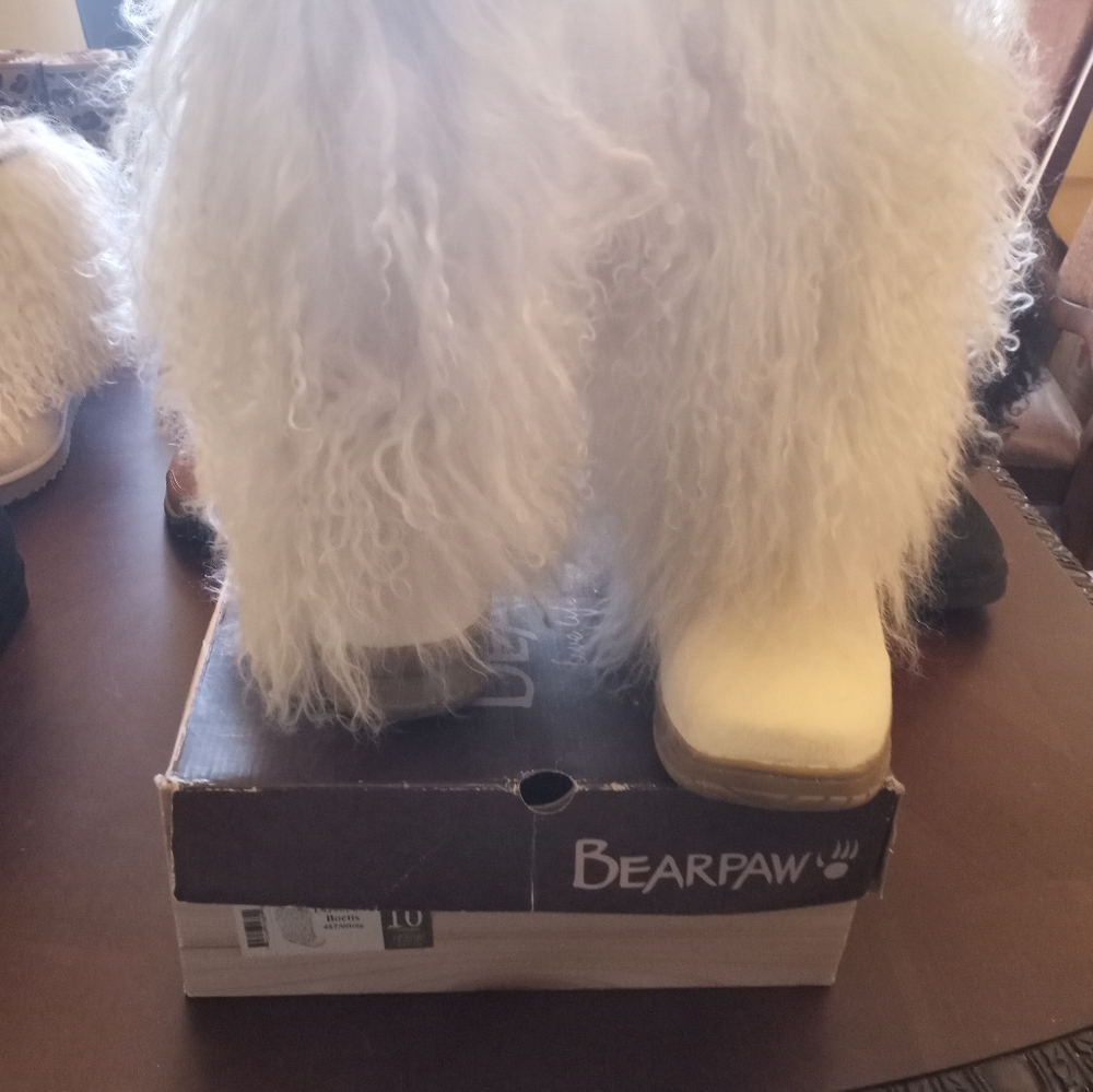 WHITE BEARPAWS - Picture 3 of 6